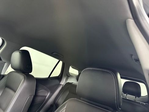 Used 2023 GMC Terrain SLT image 12