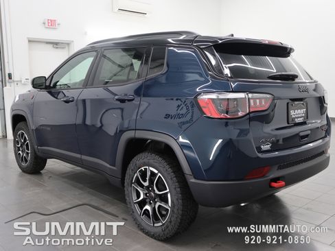 New 2026 Jeep Compass Trailhawk w/ Sun, Sound & Navigation Group AWD/4WD image 6