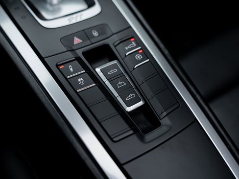 Used 2017 Porsche 911 Turbo image 57