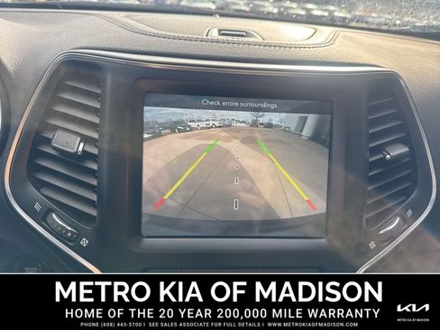 Used 2021 Jeep Cherokee Latitude Lux 80th Anniv w/ Quick Order Package 26U 80TH image 22