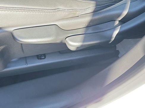 Used 2025 Buick Encore GX Preferred AWD/4WD image 19