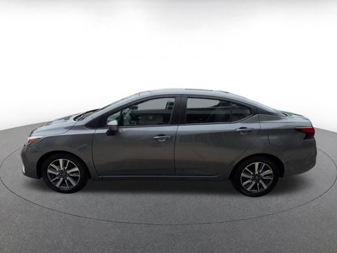 Used 2025 Nissan Versa SV FWD image 10