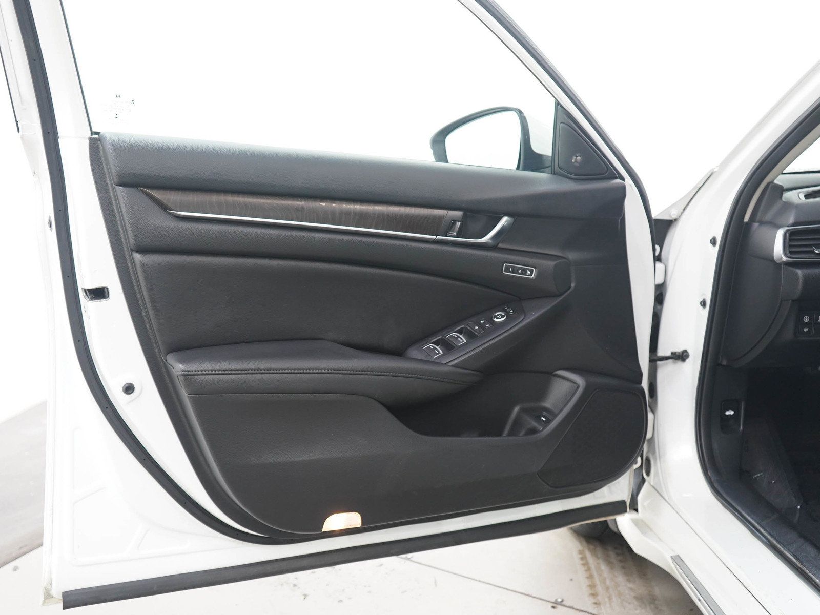 Used 2019 Honda Accord EX-L image 18