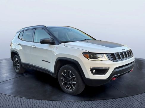 Used 2021 Jeep Compass Trailhawk w/ Sun and Sound Group AWD/4WD image 7