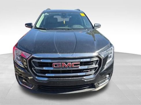 Used 2023 GMC Terrain AT4 image 3