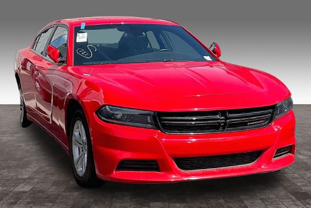 Used 2022 Dodge Charger SXT RWD image 2