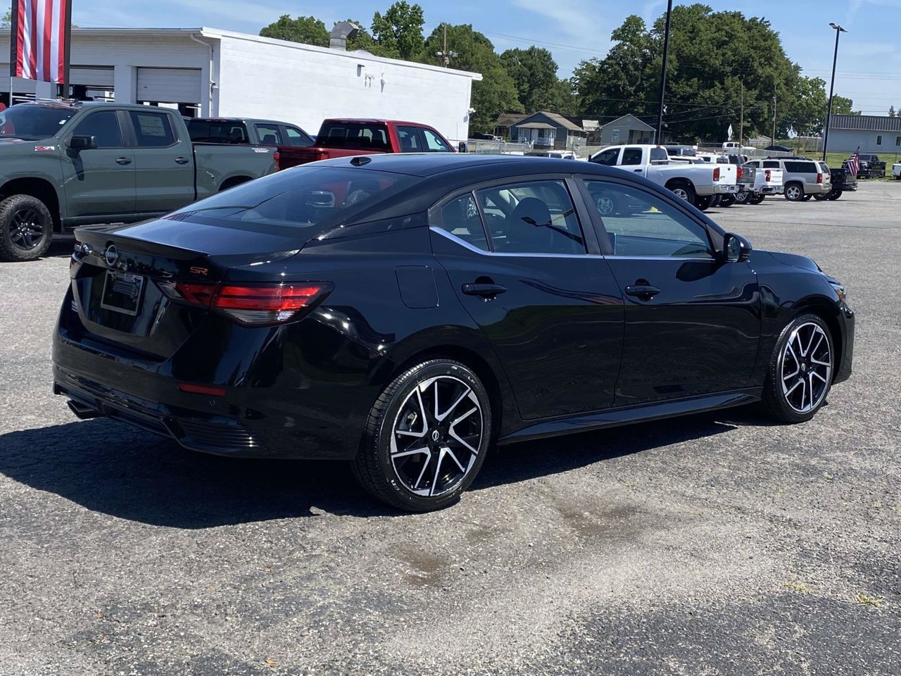 Used 2025 Nissan Sentra SR FWD image 6