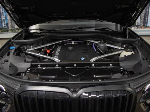 Used 2026 BMW X7 xDrive40i w/ M Sport Package AWD/4WD image 5