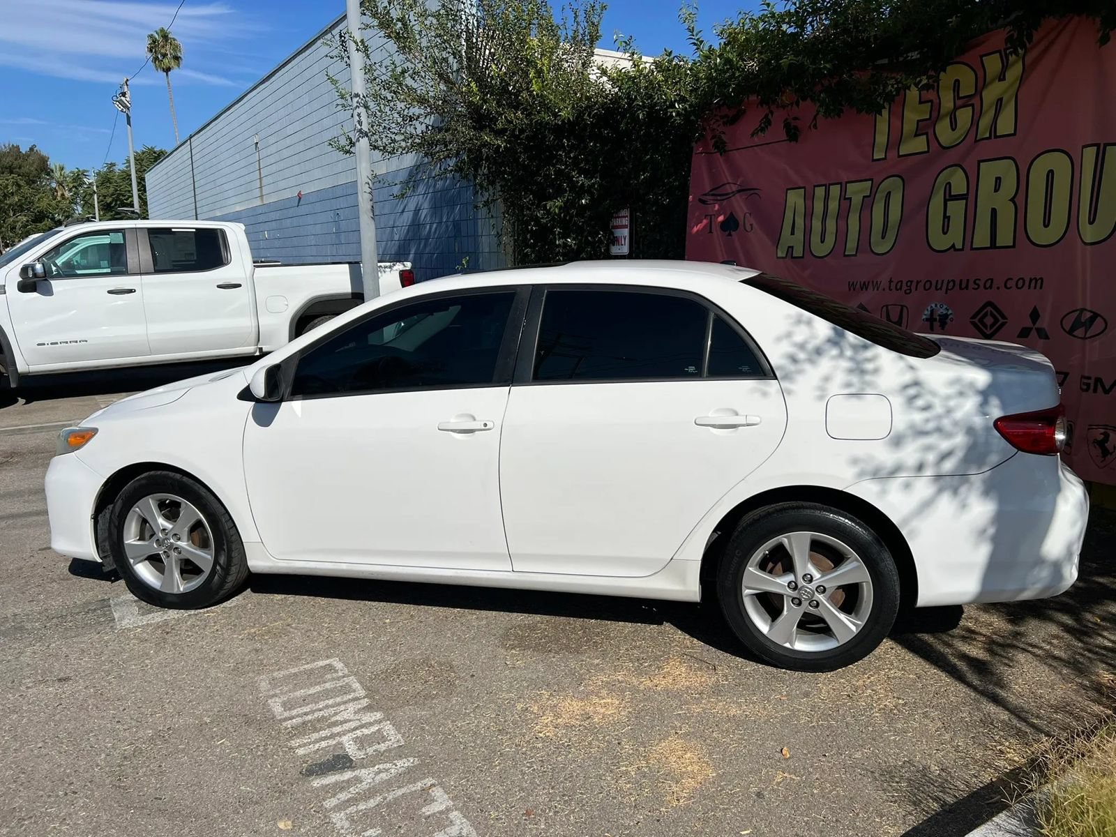 Used 2013 Toyota Corolla LE w/ Premium Pkg FWD image 7