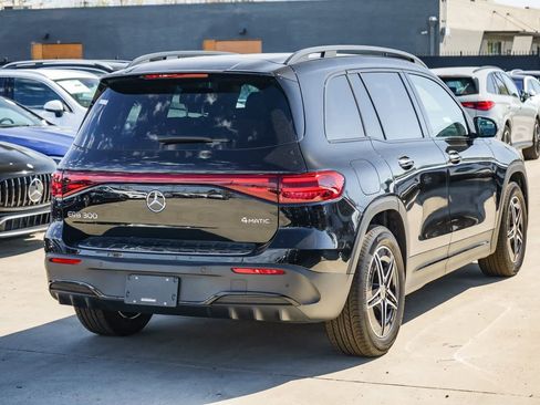 Used 2024 Mercedes-Benz EQB 300 4MATIC image 4