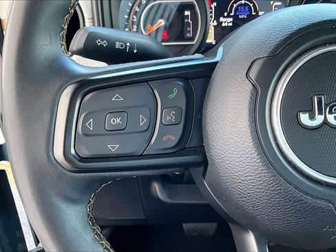 Used 2024 Jeep Gladiator Sport AWD/4WD image 23