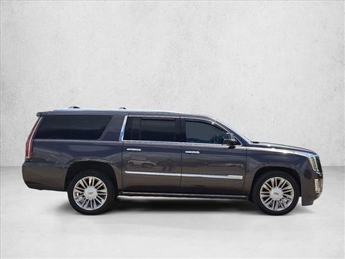 Used 2018 Cadillac Escalade ESV Platinum RWD image 4
