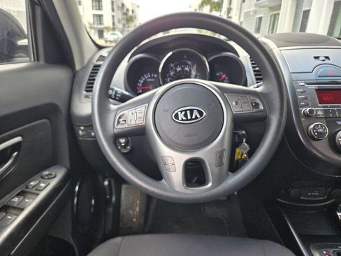 Used 2011 Kia Soul + w/ Audio Pkg FWD image 20