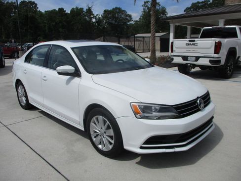 Used 2015 Volkswagen Jetta SE FWD image 18