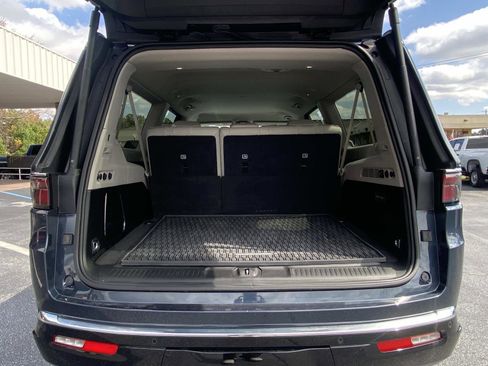 Certified 2024 Jeep Wagoneer L 2WD image 5