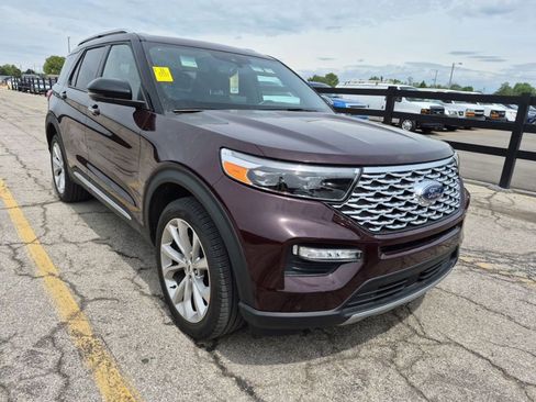Used 2023 Ford Explorer Platinum w/ Technology Package AWD/4WD image 1