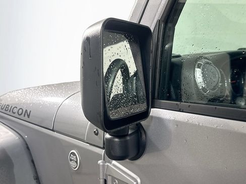 Used 2015 Jeep Wrangler Unlimited Rubicon AWD/4WD image 32