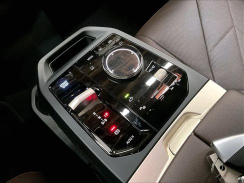 Used 2023 BMW iX xDrive50 image 36