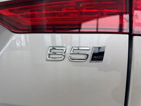 Certified 2025 Volvo V60 B5 Cross Country Plus image 9