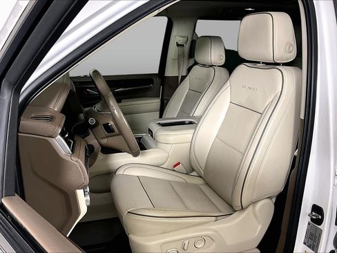 Certified 2022 GMC Yukon XL Denali AWD/4WD image 8