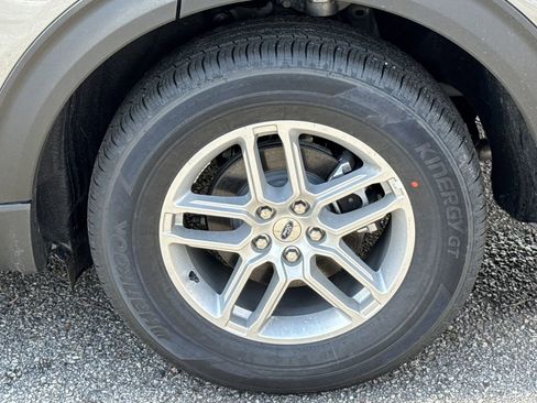 New 2026 Ford Explorer Active w/ Active Comfort Package RWD image 19