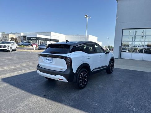 Used 2025 Nissan Kicks SR FWD image 5