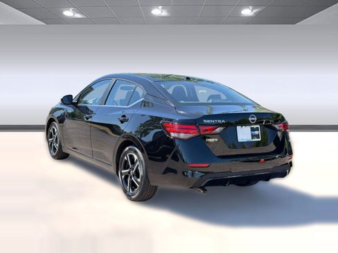 Used 2025 Nissan Sentra SV FWD image 3