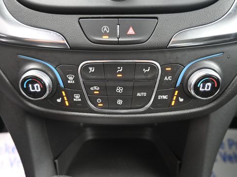 Used 2022 Chevrolet Equinox LT FWD image 16