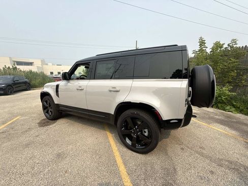 New 2026 Land Rover Defender 110 X-Dynamic SE AWD/4WD image 9
