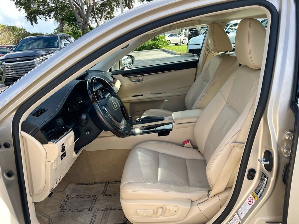 Used 2015 Lexus ES 350 w/ Luxury Package FWD image 12