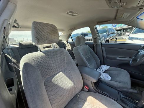 Used 2004 Toyota Camry LE FWD image 23