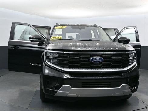 Used 2025 Ford Expedition Max Platinum AWD/4WD image 58