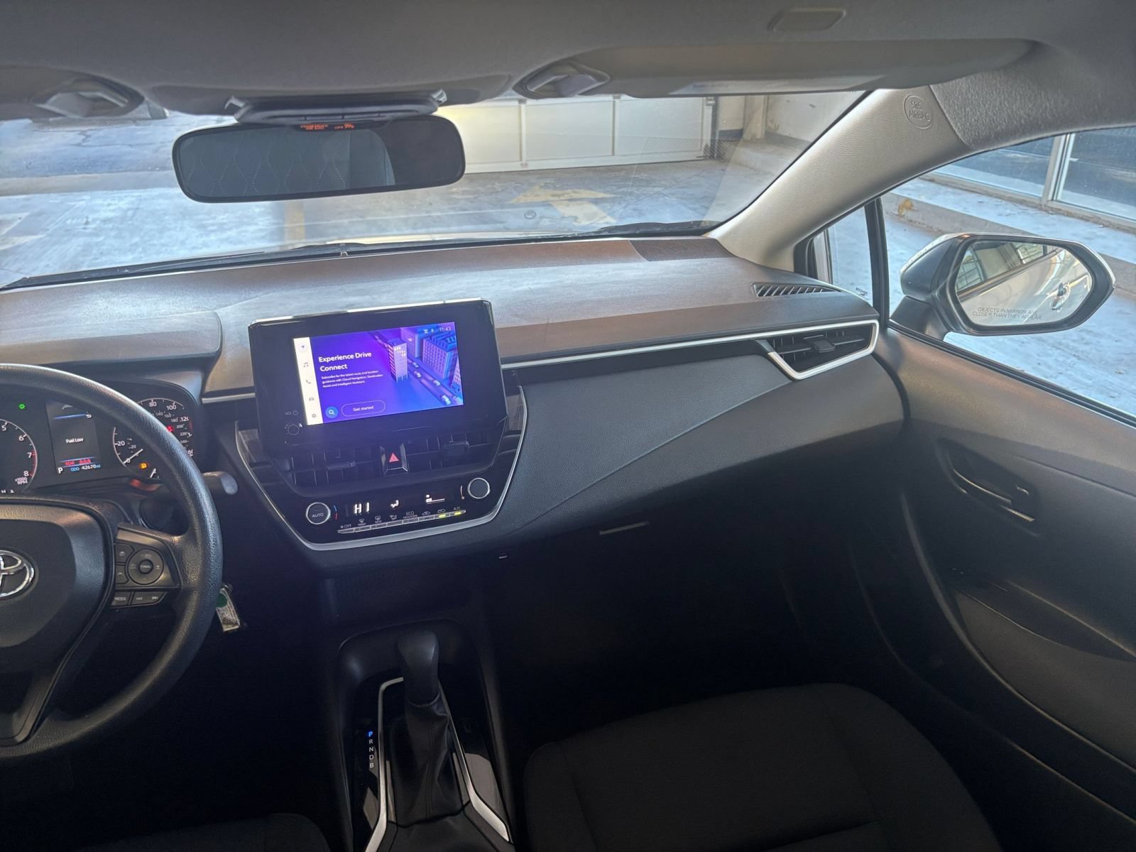 Used 2025 Toyota Corolla LE FWD image 33