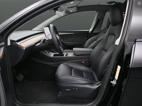 Used 2024 Tesla Model Y 2WD image 6