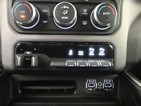 Used 2021 RAM 1500 Big Horn AWD/4WD image 30