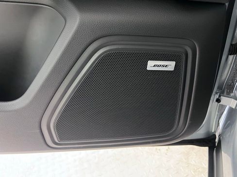 Certified 2025 Porsche Macan AWD/4WD image 31