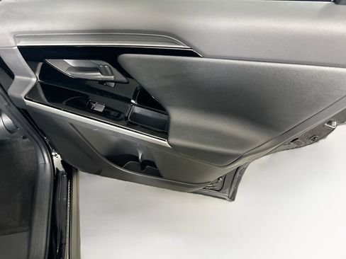 Used 2025 Toyota bZ4X FWD image 30