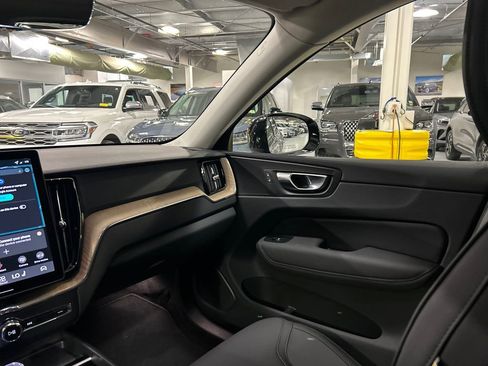 Used 2026 Volvo XC60 B5 Plus w/ Protection Package Premier AWD/4WD image 24