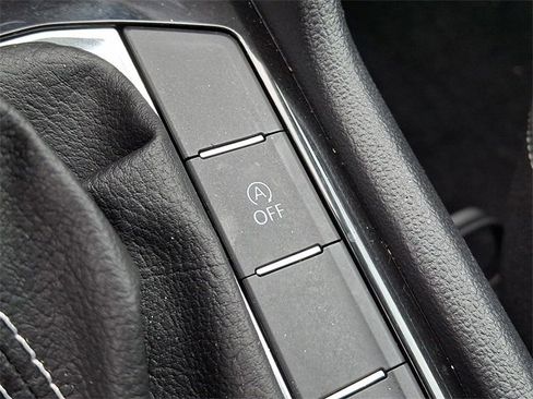 Used 2023 Volkswagen Taos SE image 27