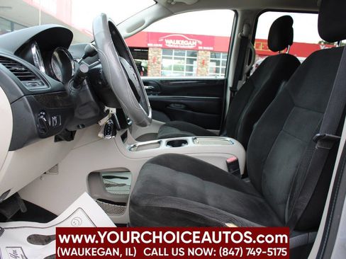 Used 2015 Dodge Grand Caravan SXT image 14