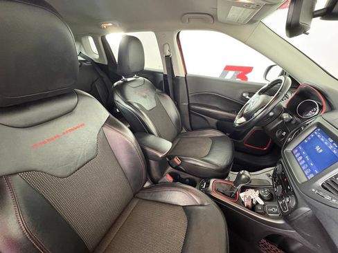 Used 2020 Jeep Compass Trailhawk AWD/4WD image 29