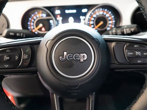 Used 2021 Jeep Wrangler Unlimited Islander image 18