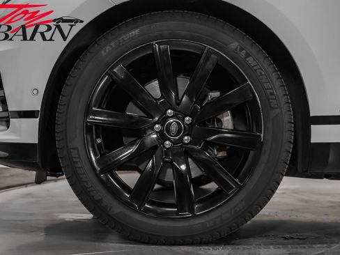 Used 2018 Land Rover Range Rover Velar R-Dynamic HSE image 19