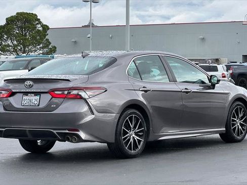 Certified 2022 Toyota Camry SE FWD image 2