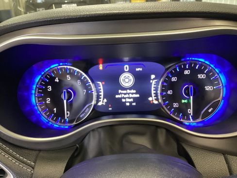 New 2026 Chrysler Pacifica Select image 24