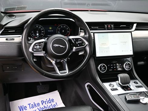 Used 2025 Jaguar F-PACE R-Dynamic S image 31