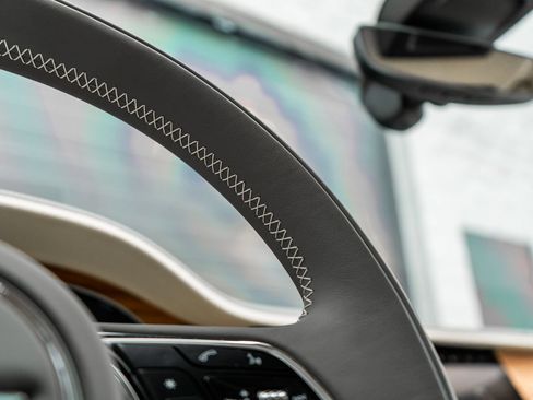 Certified 2026 Bentley Flying Spur Plug-In Hybrid AWD/4WD image 31