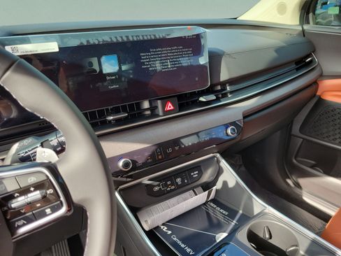 New 2026 Kia Carnival EX FWD image 23