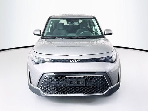 Certified 2023 Kia Soul LX FWD image 2