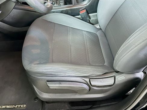 Used 2016 Kia Sorento L FWD image 9